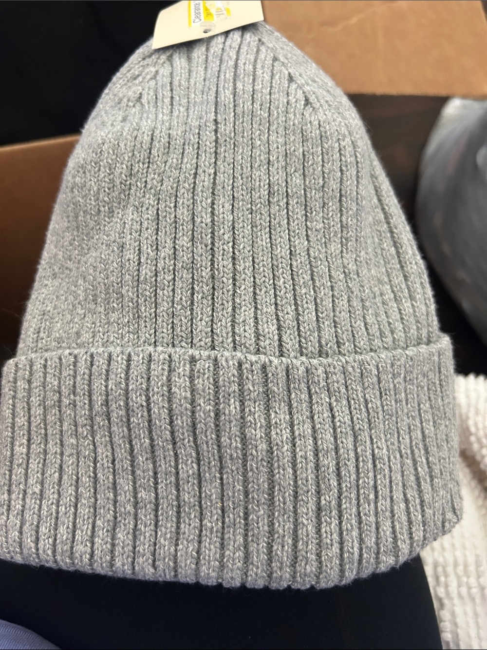 Universal Thread Men's Ribbed Knit Beanie - Light Gray